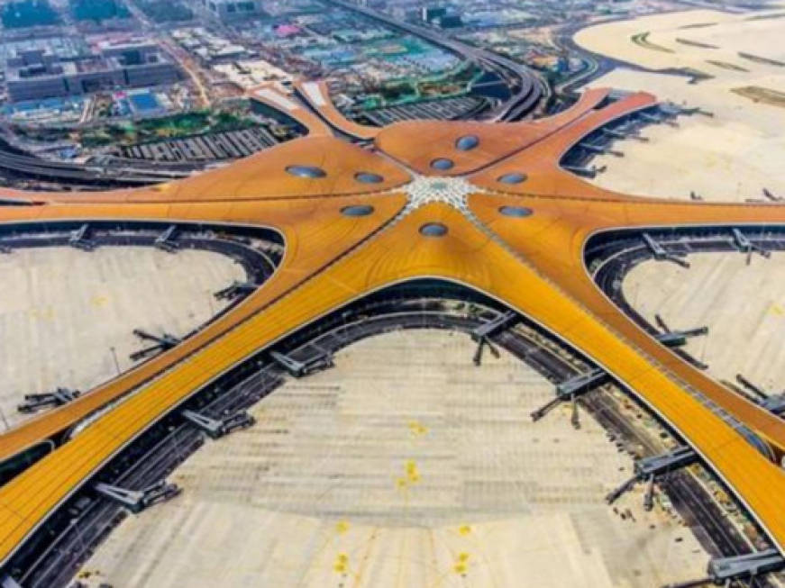 Cina, via libera ai voli internazionali su Pechino da 8 Paesi