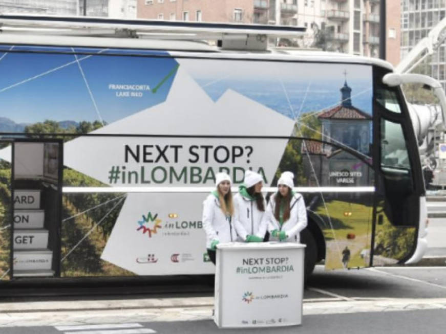 Un bus promozionale porta in giro per l’Europa la Lombardia