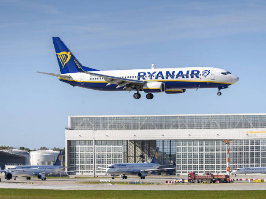 Ryanair lancia 5 nuove rotte su Napoli