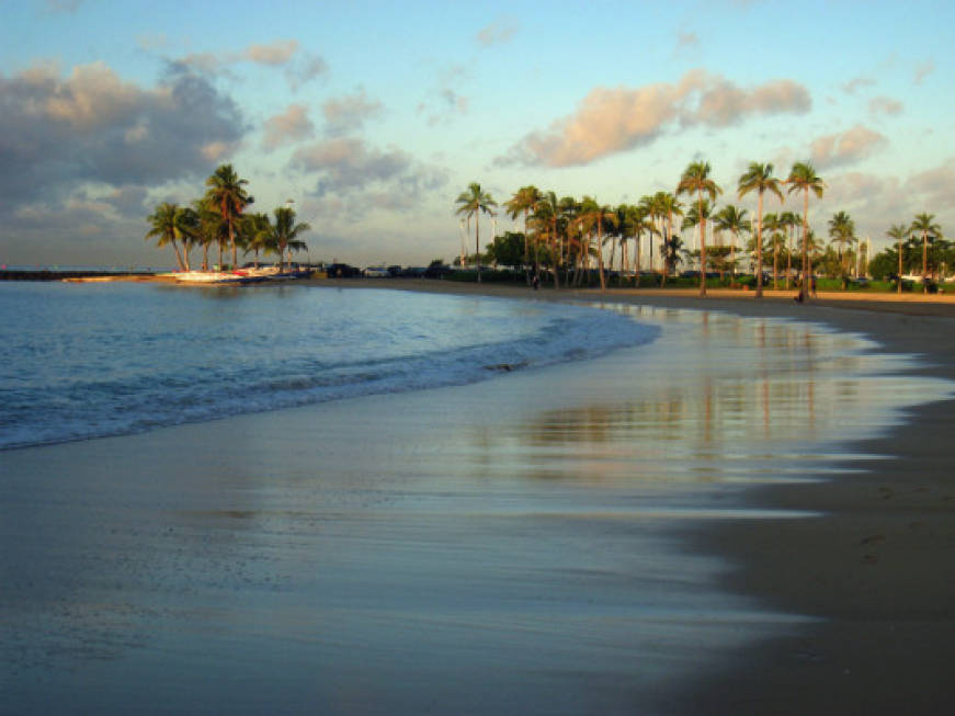Waikiki Beach, approvata la riqualificazione della spiaggia hawaiiana
