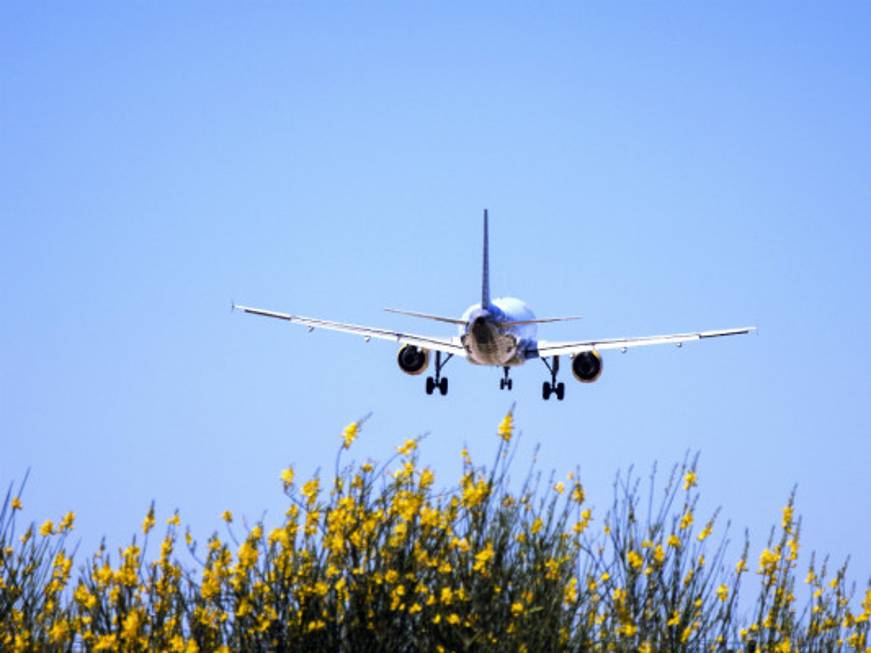 Slot aeroportuali: scontro Air France-WIzz Air sul ritorno alle vecchie regole