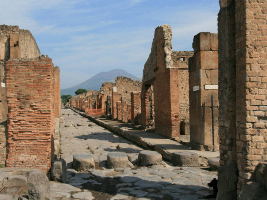 Pompei, riemerge il vicolo dei balconi