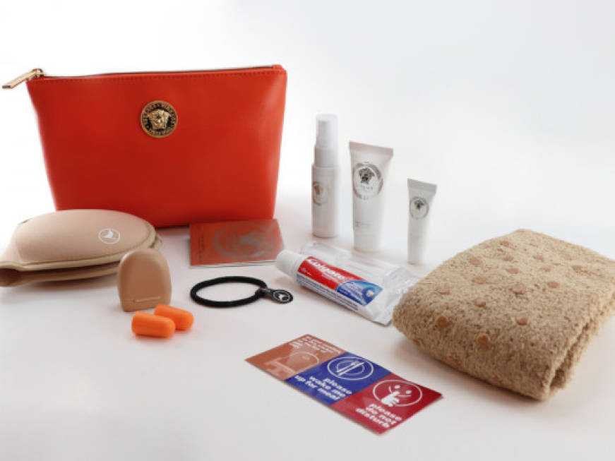Turkish Airlines, Versace e Mandarina Duck firmano i nuovi kit da viaggio
