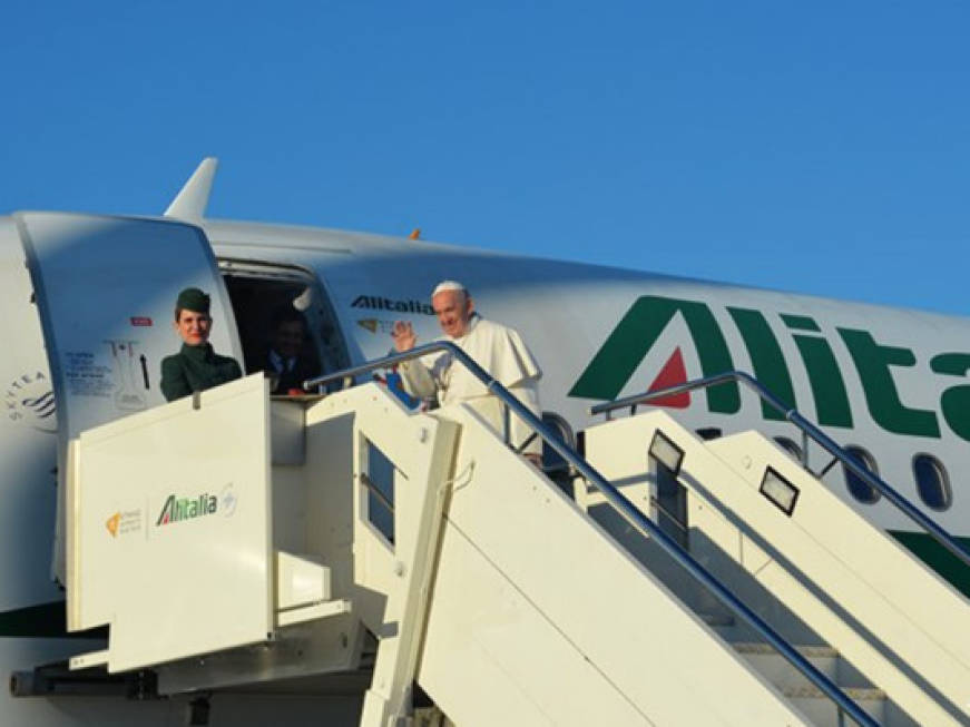 Tutti i segreti del volo Alitalia di Papa Francesco