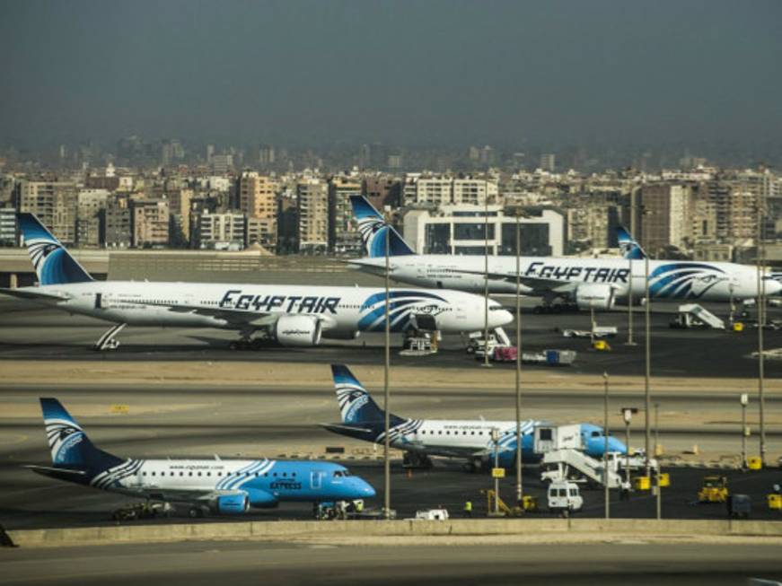 Esplosione al Cairo, la situazione dell'aeroporto Esplosione al Cairo, la situazione dell'aeroporto