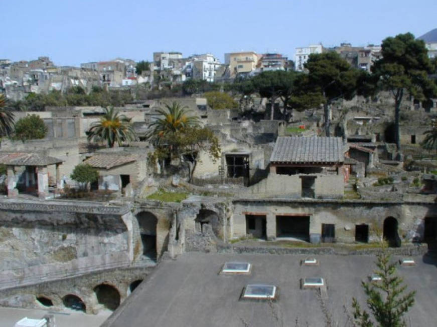 Campania, sorpasso dei visitatori stranieri: record per i siti culturali