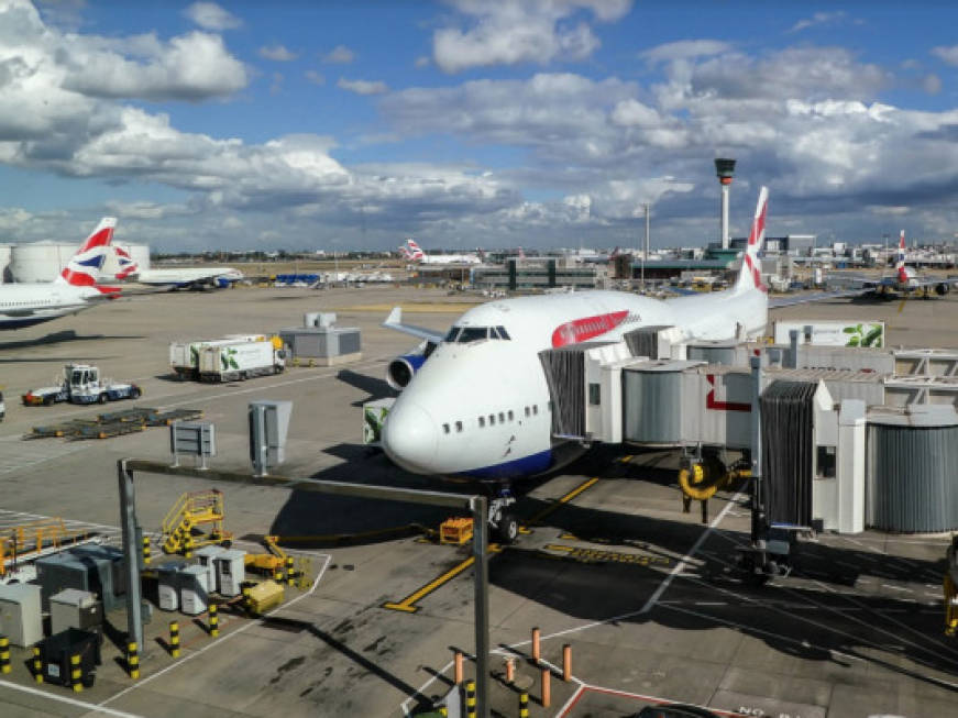 Heathrow: il tetto ai voli funziona, ritardi e cancellazioni crollati ad agosto