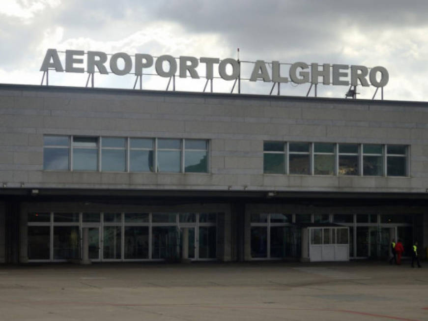 Alitalia decolla da Alghero per Barcellona e Parigi