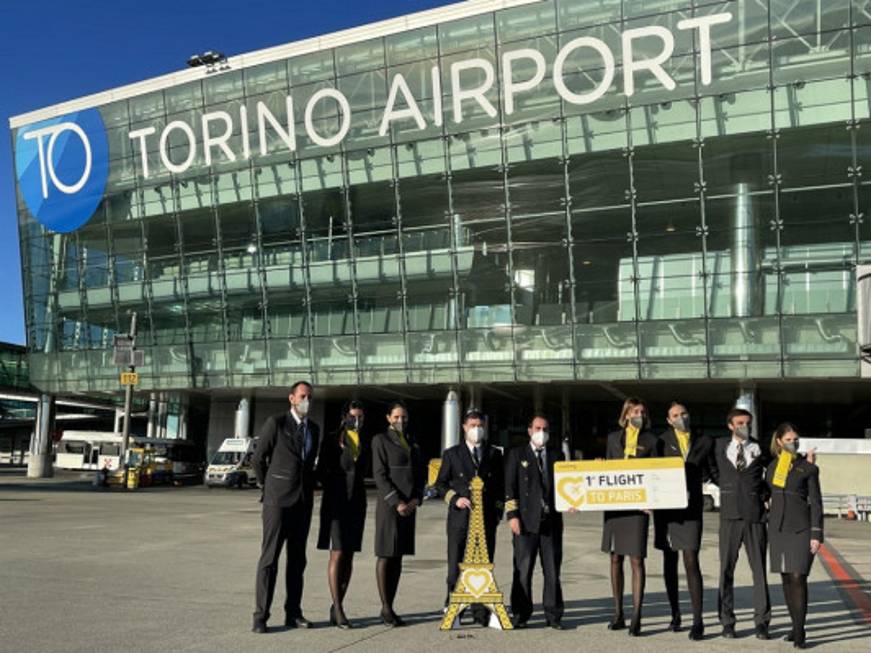 Vueling: decollato questa mattina il primo diretto Torino-Parigi Orly