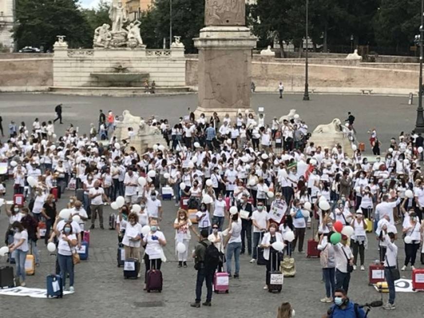 Agenti di viaggi in piazza:“Così non sopravviviamo”