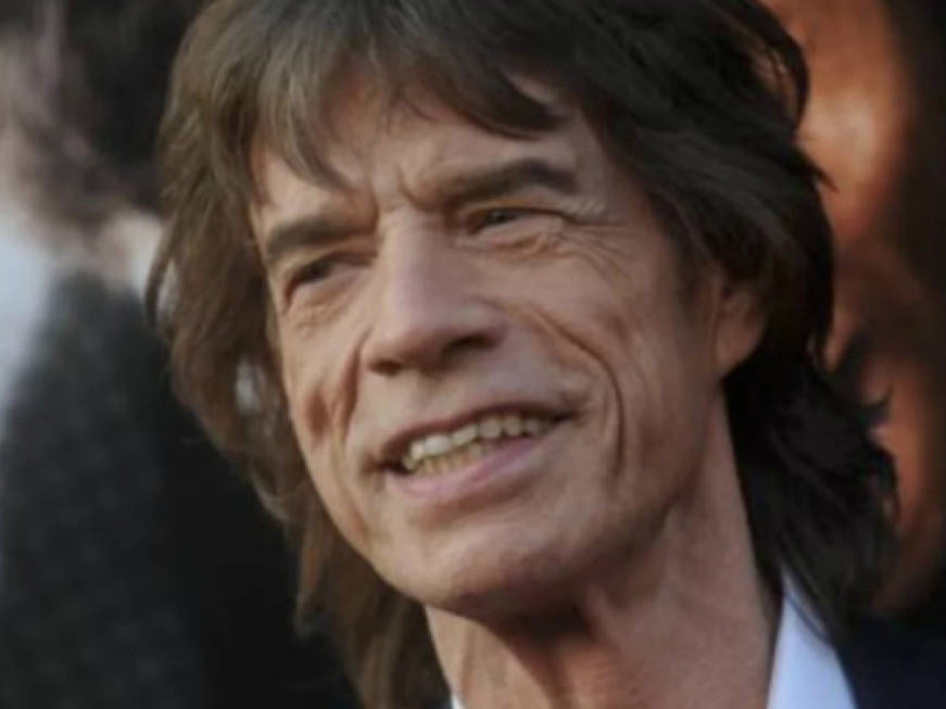 Mick Jagger in vacanza in Sicilia, malgrado la pandemia