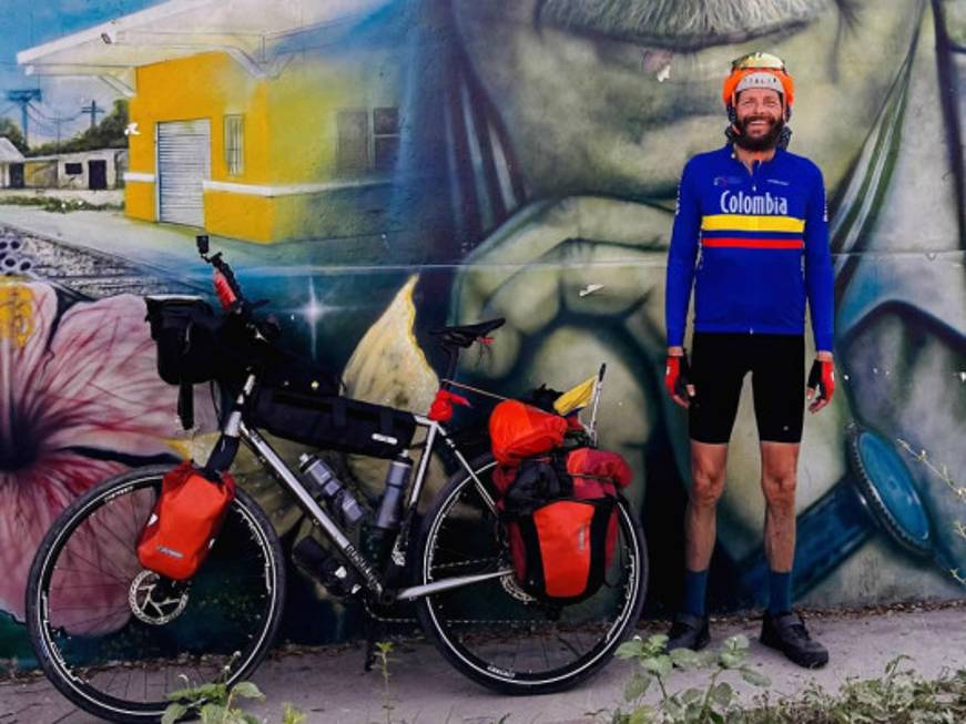 ‘Aracataca’: Jovanotti torna a pedalare in Sud America