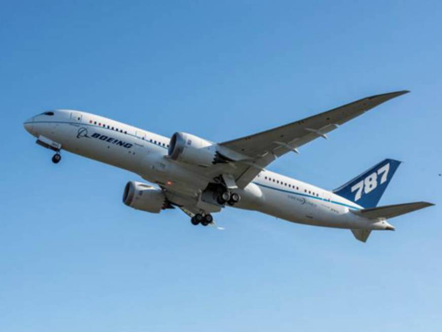 Primo volo per il Boeing 787 Dreamliner con motore Rolls Royce