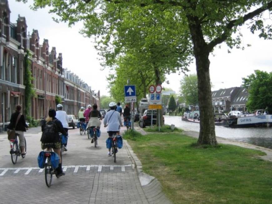 In Olanda tornano le mascherine nei luoghi pubblici