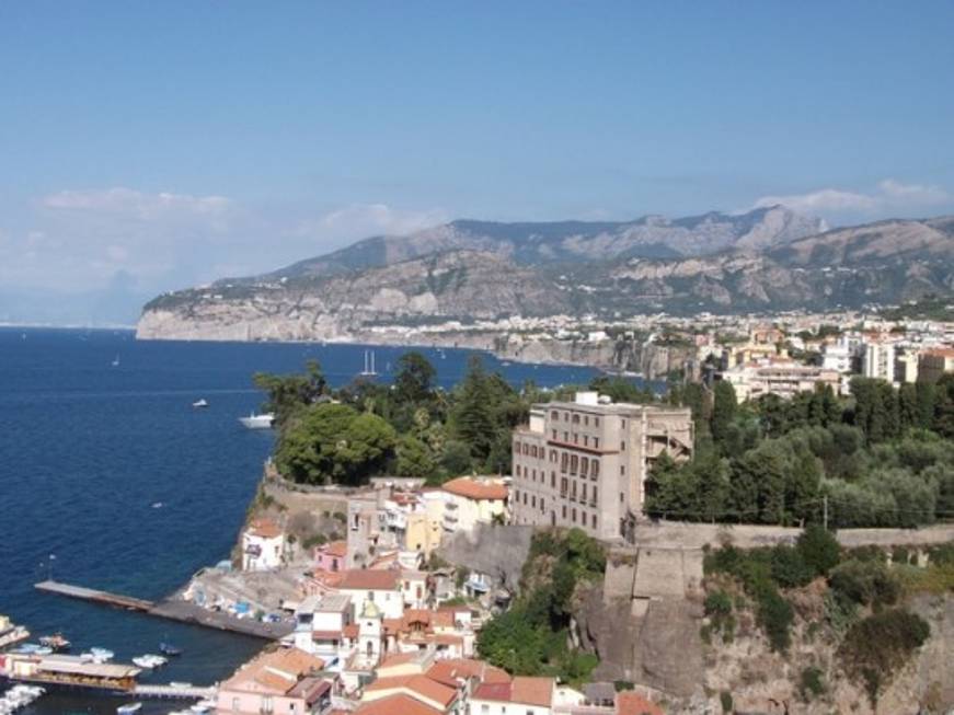 Alilauro riapre il collegamento Napoli-Sorrento-Positano