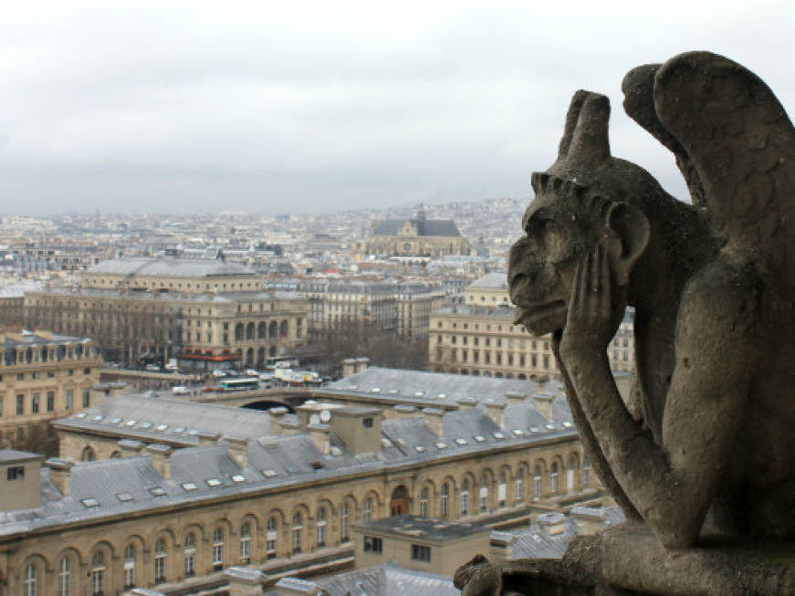 Giro di vite a Parigi: chiusi da oggi tutti i bar