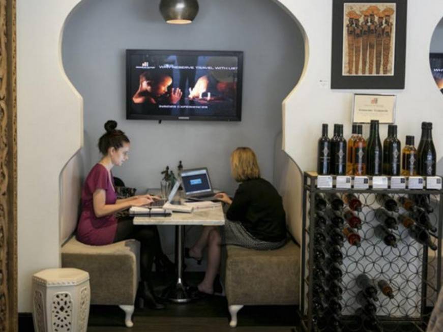 Nasce l’agenzia lounge bar Il viaggio si vende sorseggiando vino