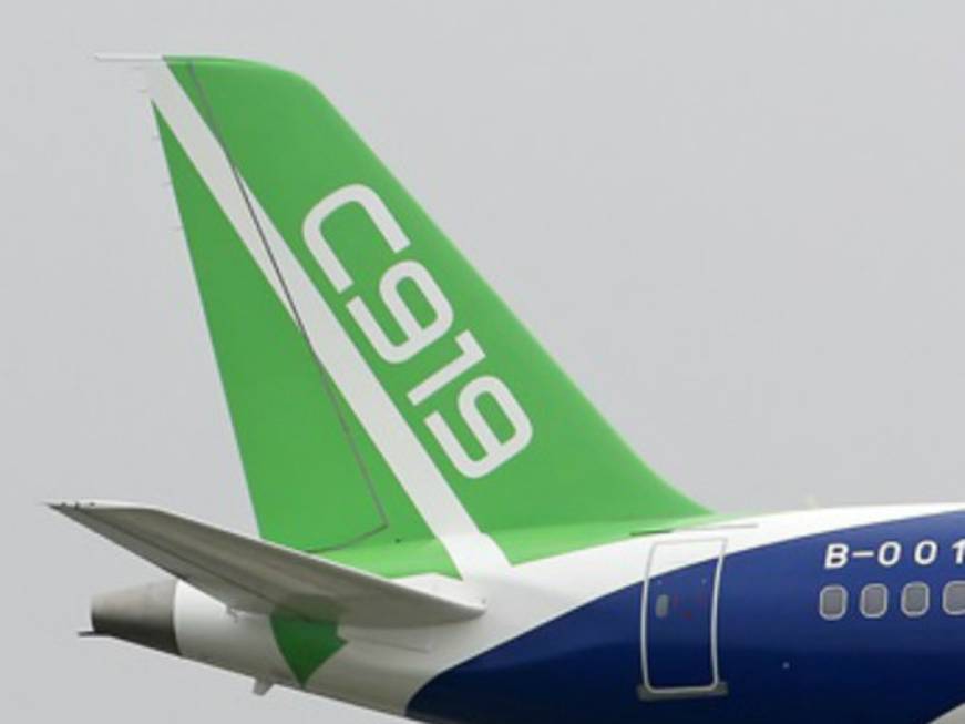 C919, inizia l’avventura: 300 ordini per l’aereo cinese che sfida Boeing e Airbus