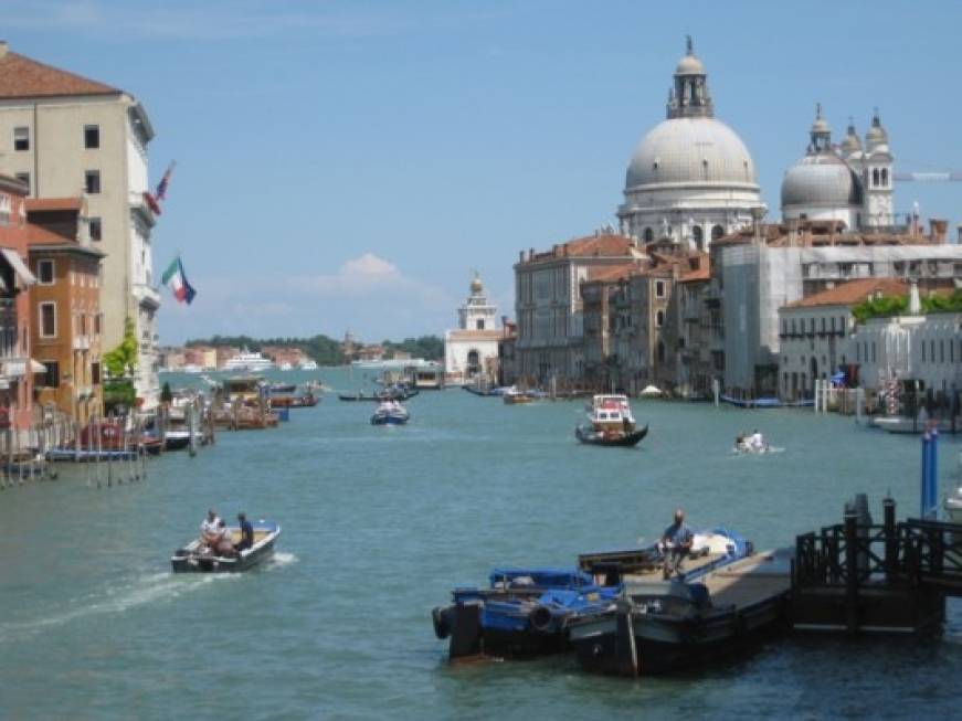 A Venezia arrivano i manifesti per educare i visitatori