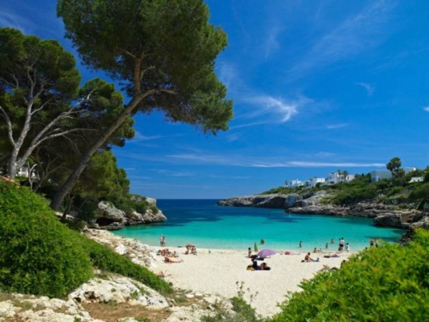 Spagna, grido d’allarme: a rischio 60 miliardi di euro nel turismo