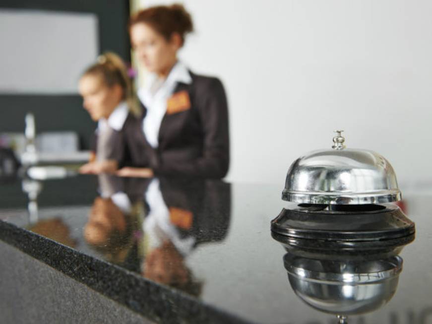 L'allarme degli hotel e dei ristoranti: mancano 100mila professionisti