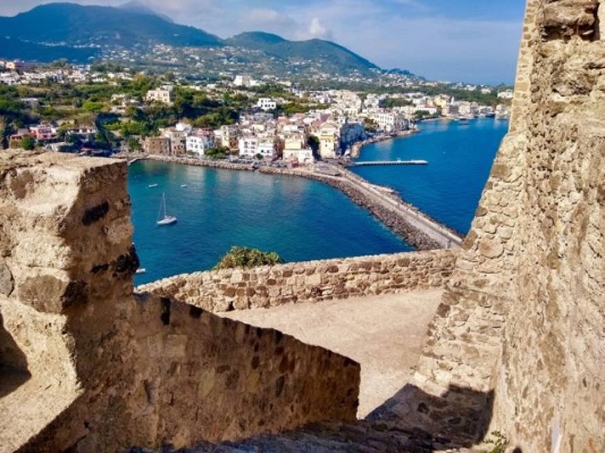 Santanchè: “Presto una campagna per rilanciare l’immagine di Ischia”