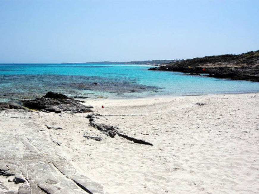 Sardegna, spunta l'ipotesi del numero chiuso per la spiaggia di Stintino