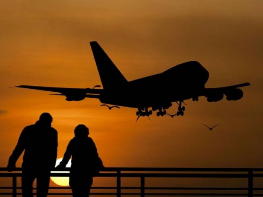 La Spagna prepara una nuova tassa sui biglietti aerei: vettori in allarme