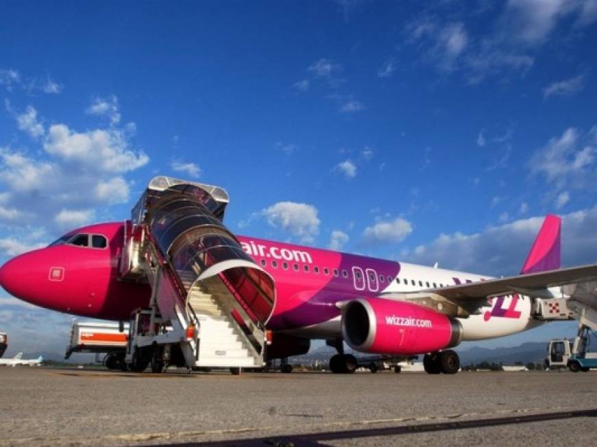 Wizz Air cambia la policy sul babaglio a mano