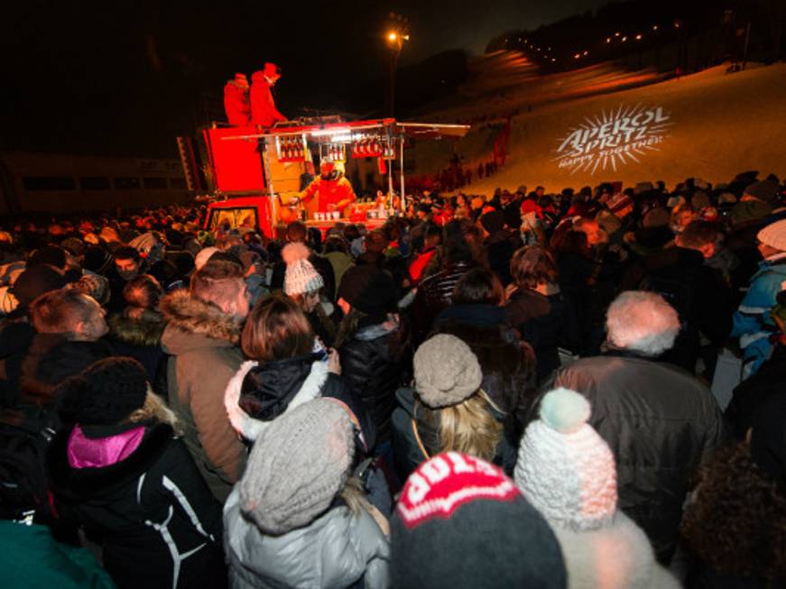Aperol Spritz colora la pista Stelvio a Bormio di arancione