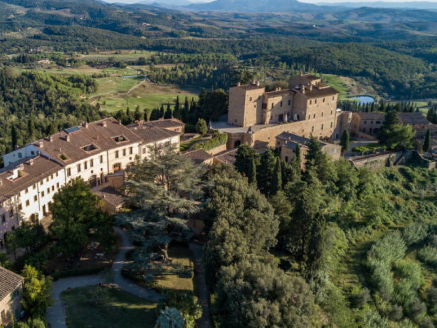 Toscana: Castelfalfi passa da Tui alla famiglia indiana Lohia