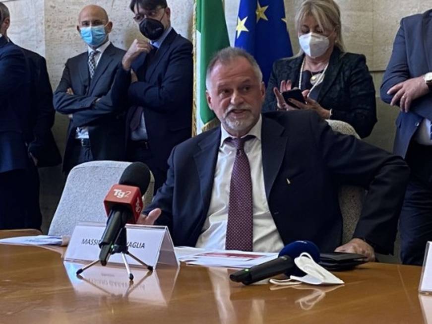 Lotta all'abusivismo. Garavaglia: &quot;Presto banca dati delle strutture&quot;