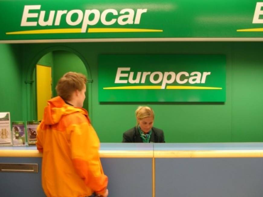 Europcar sconta il pieno di benzina con Full Tank Option