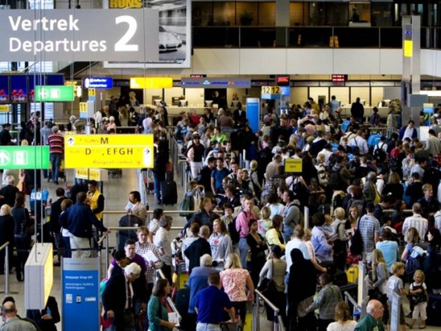 Amsterdam Schiphol, fast lane per chi viaggia solo con computer o borsetta