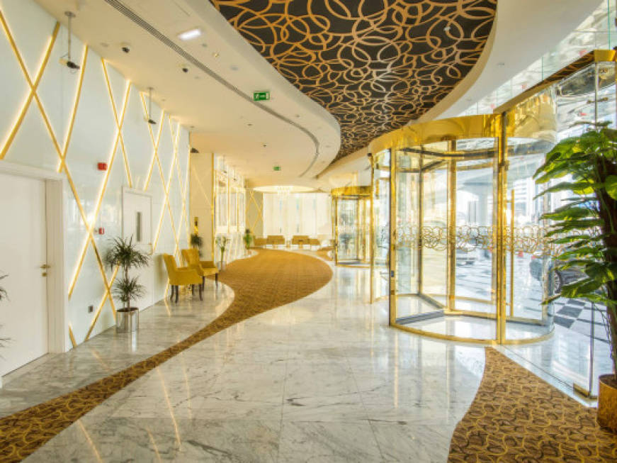 Apre a Dubai il Gevora Hotel, l'albergo più alto del mondo rivestito di marmi e oro