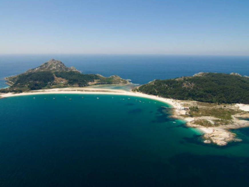 Spagna, numero chiuso sulle spiagge della Galizia