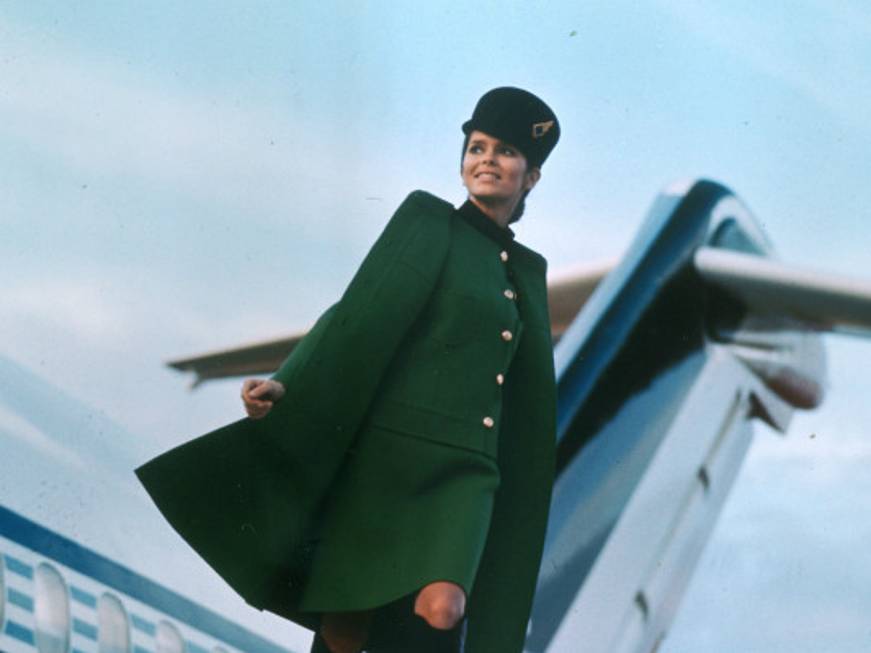 Alitalia, l'evoluzione della moda italiana attraverso le sue divise: la fotogallery