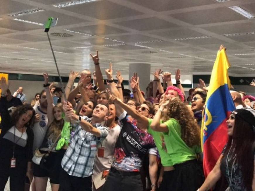 Malpensa festeggia il popolo di Tomorrowland, il gate party di Brussels Airlines