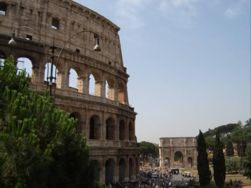In agenzia di viaggi le guide ufficiali di Roma e Ostia Antica