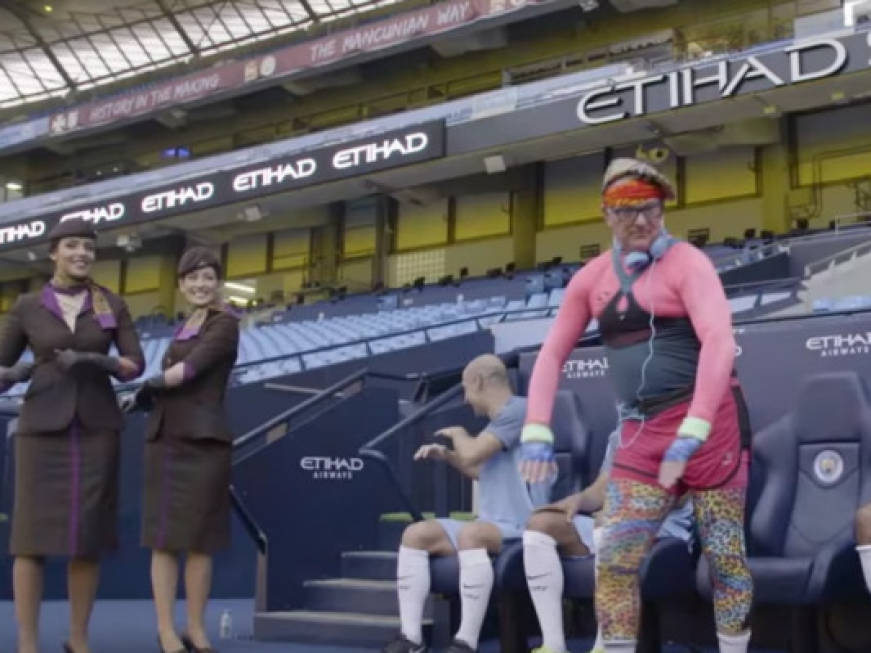 Etihad Airways: lezioni di fitness on board con i giocatori del Manchester City