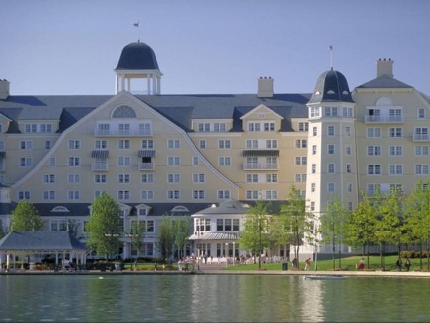 Newport Bay Club Hotel Disneyland: restyling completato per fine anno