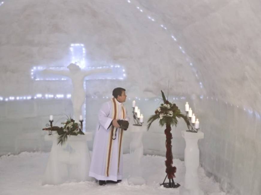 Romania, nasce l&amp;#39;Ice Hotel: l&amp;#39;albergo con chiesa privata di ghiaccio