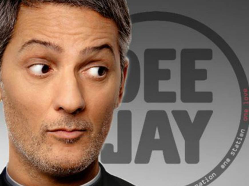 Fiorello su Radio Deejay: “Non ci sono voli diretti tra Cagliari e Palermo”. L’audio dell’intervento