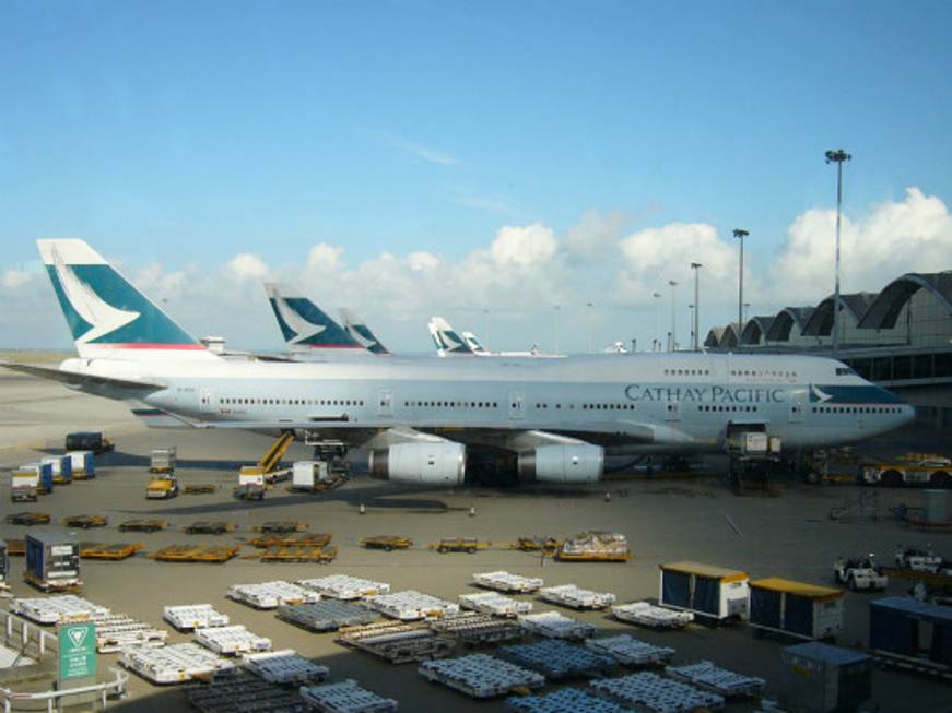 La Premium Economy di Cathay debutta a Fiumicino