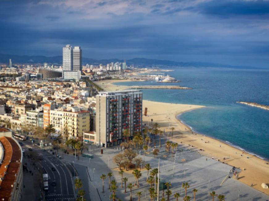 Overtourism: Barcellona chiama in causa le navi da crociera