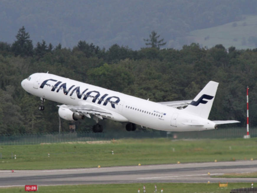 Finnair segue Lufthansa e vieta le mascherine di stoffa a bordo