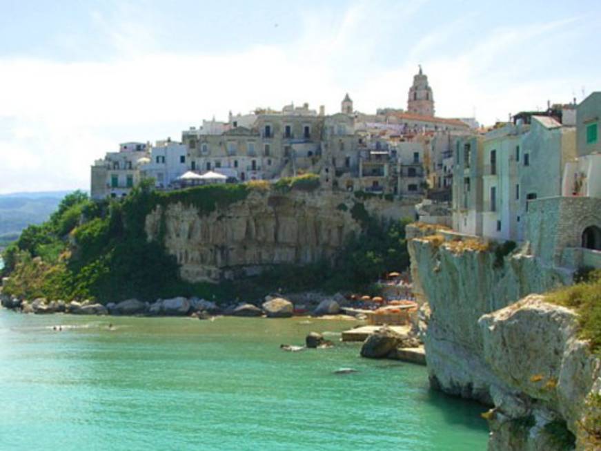 Ferrovie del Gargano e Marino Bus insieme per ampliare i collegamenti verso il mare