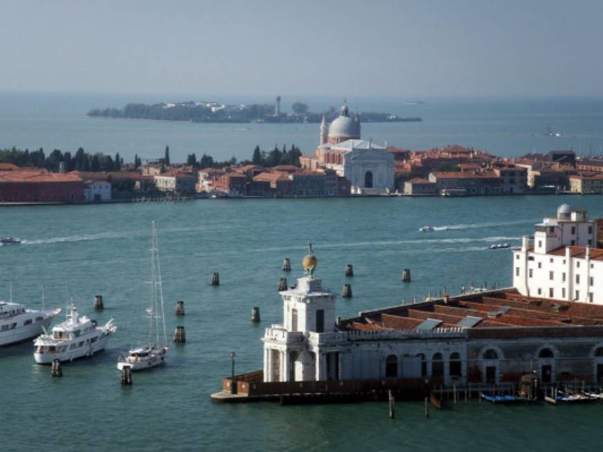 Venezia: isole low cost e lusso, la Laguna diversifica. Le foto