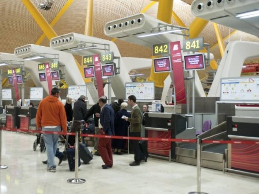 Spagna: rallenta il trasporto aereo domestico, adv a secco di Bsp
