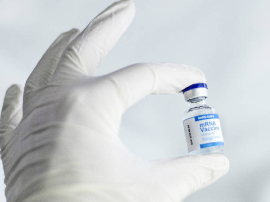 Linea dura contro il Covid: Germania, Austria e Grecia verso l’obbligo vaccinale